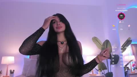 Snapshot of taylor_jonnees chatting on May 8, 5:40 pm Taylor Help me to get 100 thumbs up online show from May 8, 5:40 pm