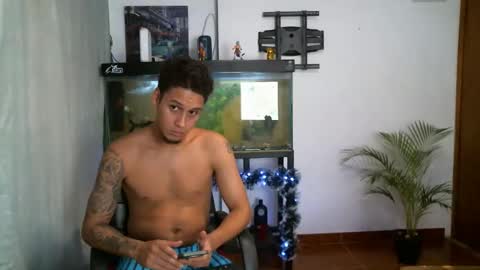 Snapshot of taylor_meghan chatting on November 27, 2:46 am Taylor and Meghan online show from November 27, 2:46 am