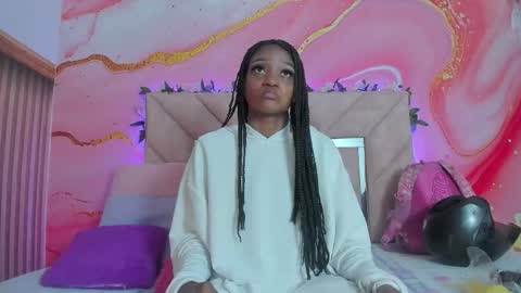 Snapshot of taylor_oriana_ chatting on November 5, 10:59 am Oriana online show from November 5, 10:59 am