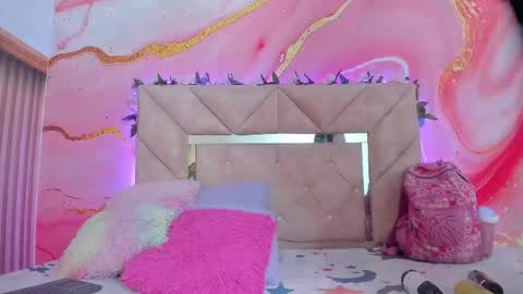 Snapshot of taylor_oriana_ chatting on November 6, 11:00 am Oriana online show from November 6, 11:00 am