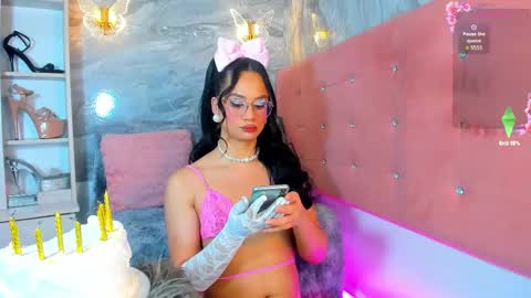 Taylor Sanz online show from December 4, 10:57 am