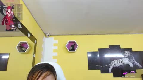 Taylor online show from April 4, 6:16 pm