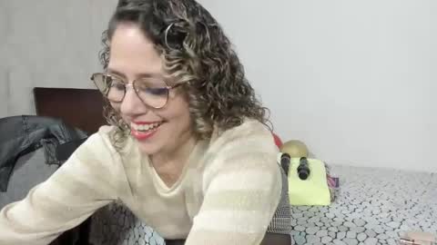 Snapshot of taylorhot72_ chatting on February 18, 1:54 am taylorhot72_ online show from February 18, 1:54 am