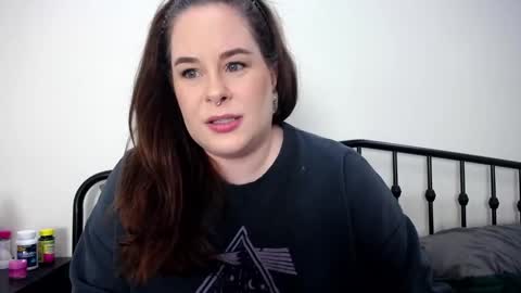 Taylor Michaels online show from September 30, 2:27 am