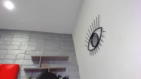 taylorr_evans online show from October 11, 4:16 pm