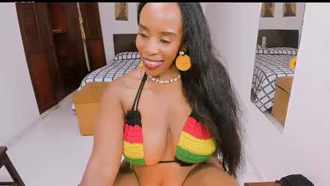 Snapshot of taylorslims chatting on October 16, 7:59 pm taylorslims online show from October 16, 7:59 pm