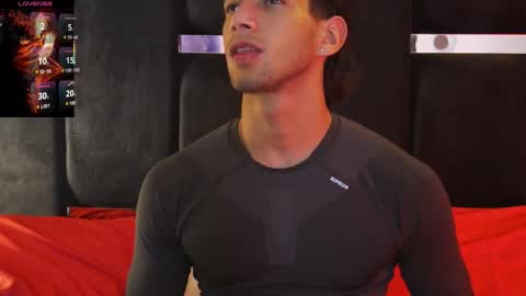 taylorsmiths_ online show from January 8, 4:37 am