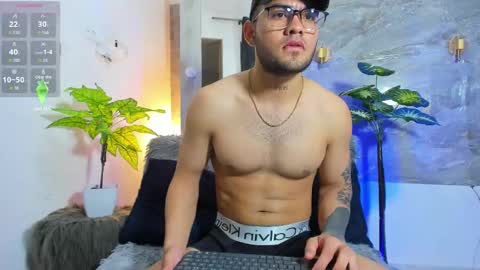 TAYLOR AND TAYLER online show from January 9, 10:55 pm