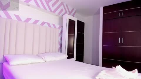 Snapshot of tayrasiny chatting on April 16, 3:29 am Tayra horny for you online show from April 16, 3:29 am