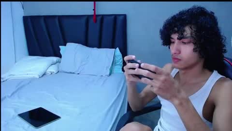 Tayron online show from November 2, 6:21 pm