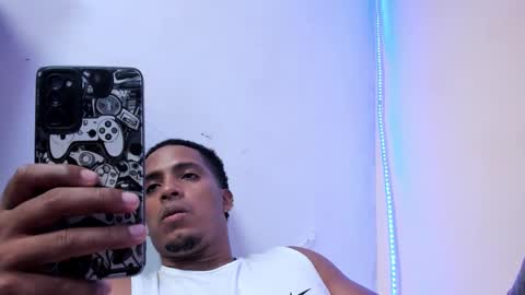 Snapshot of taysonysasha chatting on February 11, 10:04 pm ask for cum online show from February 11, 10:04 pm