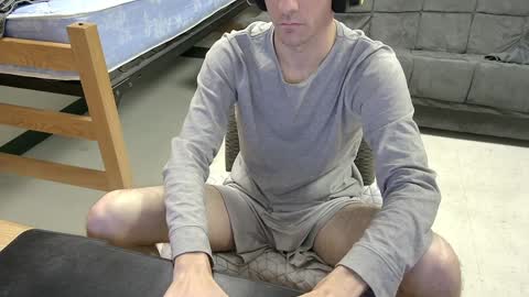 Snapshot of tbone_93 chatting on December 7, 3:19 pm Tbone online show from December 7, 3:19 pm