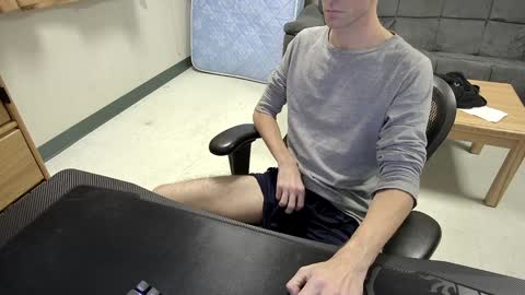 Snapshot of tbone_93 chatting on December 12, 11:40 am Tbone online show from December 12, 11:40 am