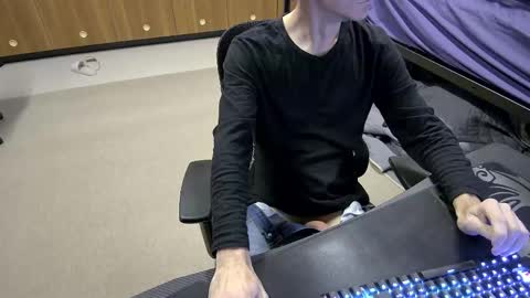 Snapshot of tbone_93 chatting on October 27, 12:47 am Tbone online show from October 27, 12:47 am