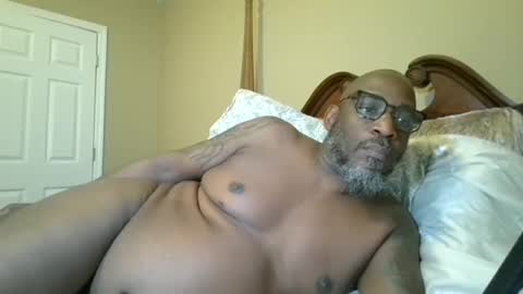 Snapshot of tchsul chatting on November 10, 12:04 pm TOUCH online show from November 10, 12:04 pm