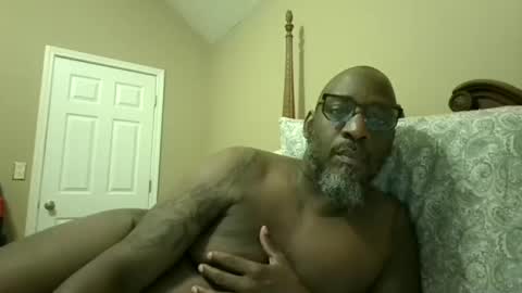 Snapshot of tchsul chatting on November 19, 11:43 am TOUCH online show from November 19, 11:43 am