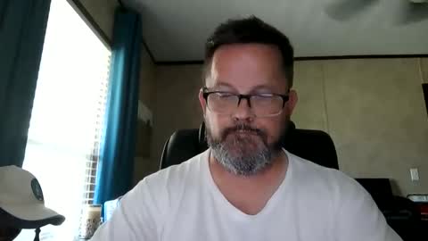 Snapshot of tdhawk87 chatting on April 24, 10:34 pm tdhawk87 online show from April 24, 10:34 pm