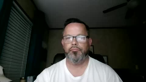 Snapshot of tdhawk87 chatting on May 11, 10:10 am tdhawk87 online show from May 11, 10:10 am
