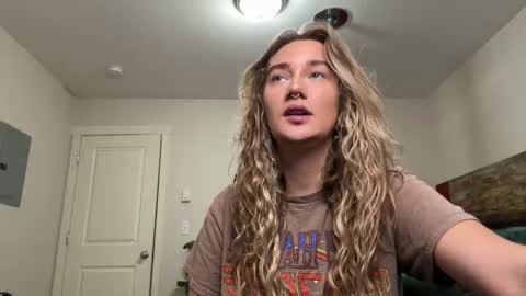 Snapshot of teamtragic chatting on November 3, 2:13 am Katy online show from November 3, 2:13 am