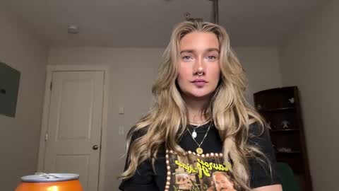 Snapshot of teamtragic chatting on November 16, 3:23 am Katy online show from November 16, 3:23 am