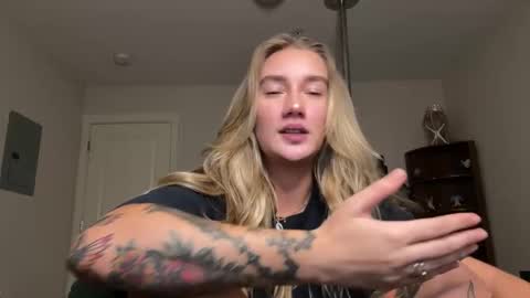 Snapshot of teamtragic chatting on December 15, 12:59 am Katy online show from December 15, 12:59 am