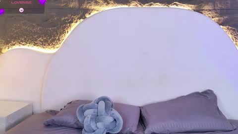 Snapshot of teasealicious chatting on December 13, 7:53 pm Bruna online show from December 13, 7:53 pm