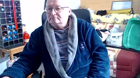 tedy6374 online show from May 1, 10:31 am
