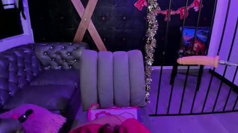 Tayloor online show from December 16, 3:22 am