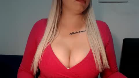 Teeyara  online show from October 2, 4:25 pm