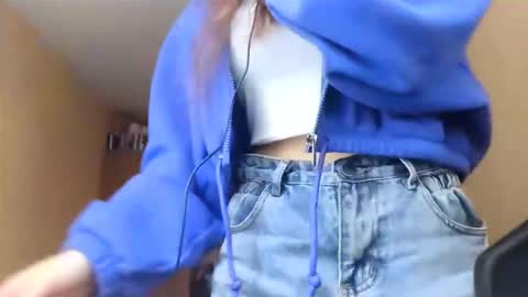 Snapshot of teganmeiser chatting on October 28, 10:41 am Kimi online show from October 28, 10:41 am