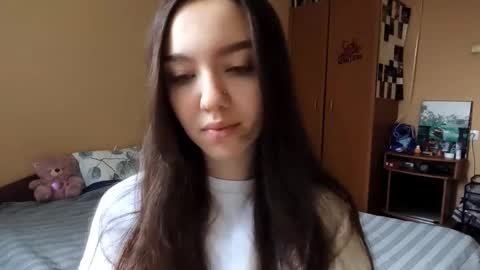 Snapshot of teganmeiser chatting on November 27, 10:17 am Kimi online show from November 27, 10:17 am