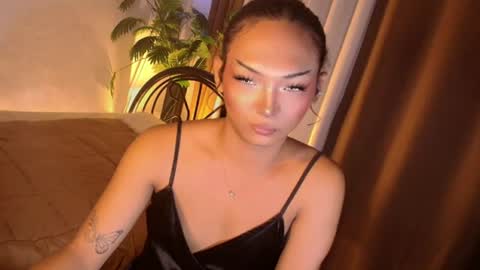 Snapshot of temptation_ashley chatting on July 1, 2:51 pm temptation_ashley online show from July 1, 2:51 pm
