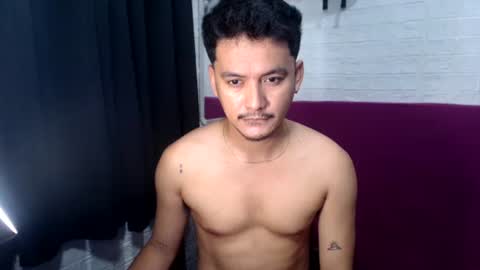 Snapshot of tempting_jon chatting on October 28, 7:12 am tempting_jon online show from October 28, 7:12 am