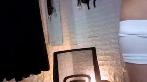 Snapshot of tempting_jon chatting on November 1, 8:38 am tempting_jon online show from November 1, 8:38 am