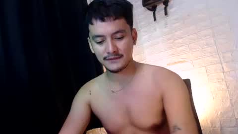 Snapshot of tempting_jon chatting on November 3, 4:41 pm tempting_jon online show from November 3, 4:41 pm