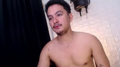 Snapshot of tempting_jon chatting on November 9, 8:01 am tempting_jon online show from November 9, 8:01 am