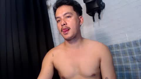 Snapshot of tempting_jon chatting on November 20, 9:31 am tempting_jon online show from November 20, 9:31 am