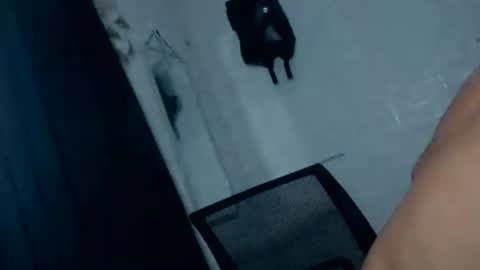 Snapshot of tempting_jon chatting on February 8, 1:47 pm tempting_jon online show from February 8, 1:47 pm