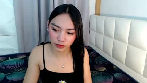 YOGIRL MAXINE online show from June 30, 1:45 pm
