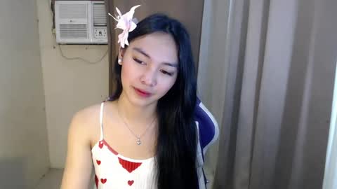 YOGIRL MAXINE online show from July 19, 9:24 am