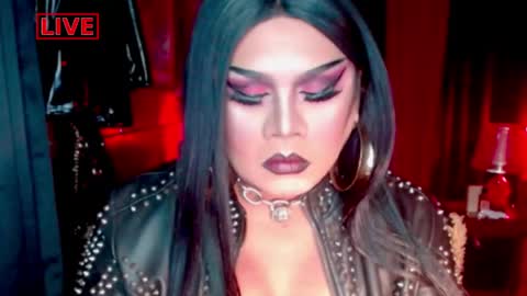 Snapshot of temptress_cocoxxx chatting on April 18, 2:04 am Mistress Coco online show from April 18, 2:04 am