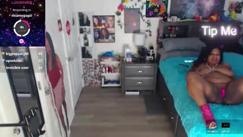 Snapshot of temptressbeauty24 chatting on October 26, 5:35 am Gaia online show from October 26, 5:35 am