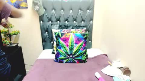 temptressqeen online show from January 14, 4:07 am