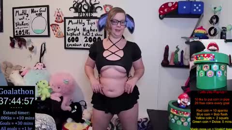 Pixie and Tentacle Overlord online show from November 7, 11:16 pm