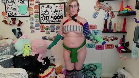 Snapshot of ten_tickle_pixie chatting on January 14, 7:19 pm Pixie and Tentacle Overlord online show from January 14, 7:19 pm