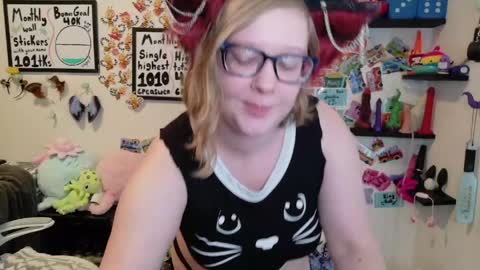 Pixie and Tentacle Overlord online show from May 18, 10:15 pm