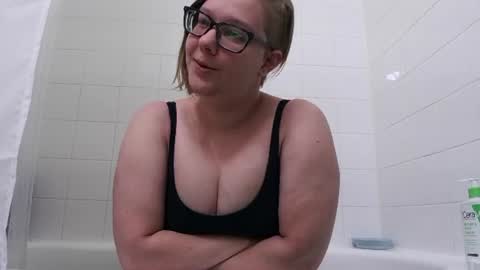 Pixie and Tentacle Overlord online show from June 10, 6:18 pm