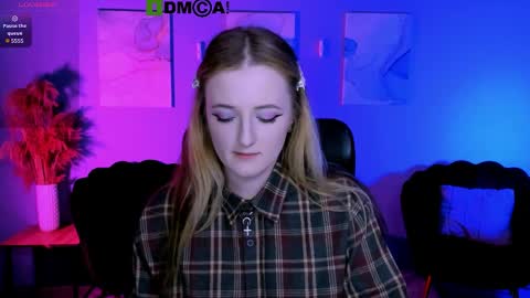 ur Louise online show from April 1, 8:06 pm