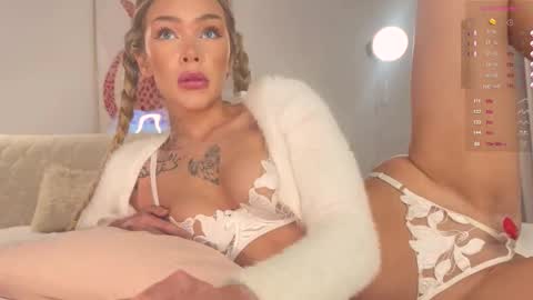 Snapshot of tenderiris chatting on October 21, 3:29 am tenderiris online show from October 21, 3:29 am