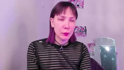 Snapshot of tenebrise chatting on March 4, 8:42 am Kira online show from March 4, 8:42 am